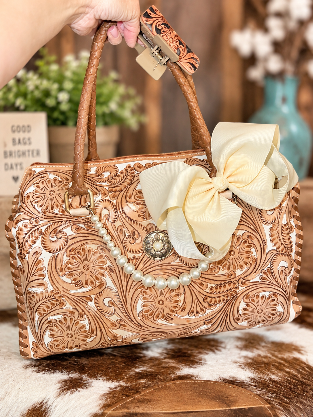 Ivory Bell, glitter and grit, exclusive branded, speedy large with accessory set included!