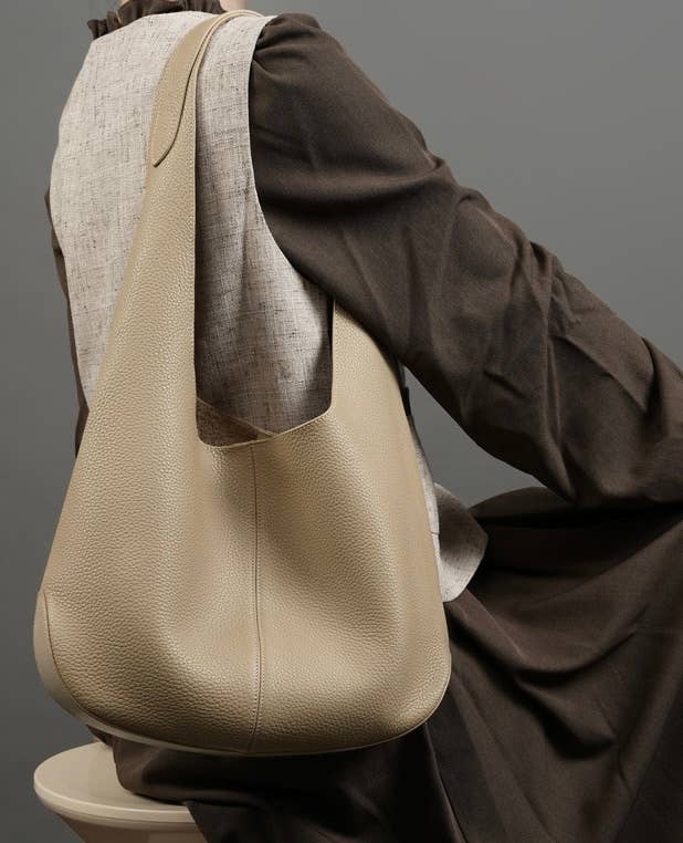 Sook Stainable - Grain leather simplistic tote bag  - Caramel