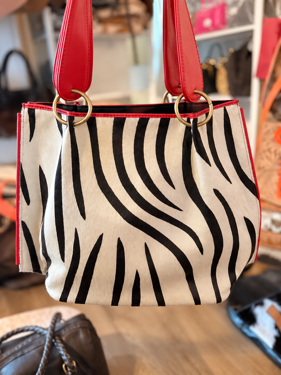 The way down under bucket bag exclusively at WGG!